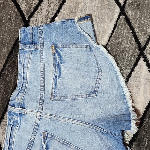 FREE PEOPLE FELTON HIGH-WAISTED DISTRESSED RAW-EDGE ZIP-FLY DENIM JEAN SHORT-NWT - Picture 10 of 12